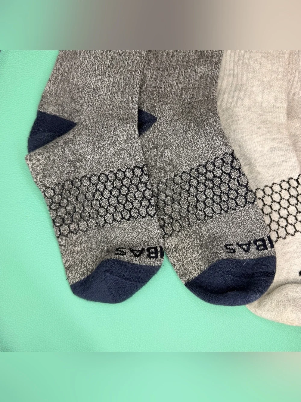 Bombas Men's Athletic Crew Socks 3pairs - Light Gray & Charcoal/Blue Size Medium